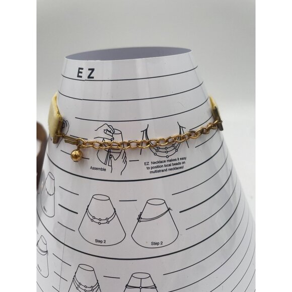 Vintage Soft Yellow Velvet Cameo Choker Adorned With Elegant Victorian Profile P - Picture 3 of 6